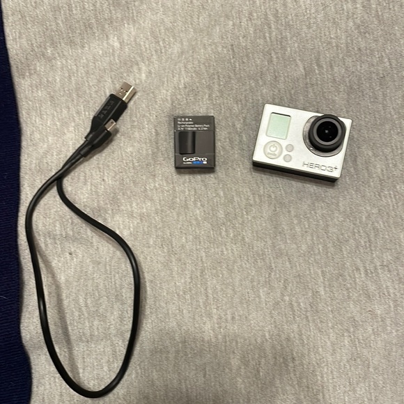 GoPro Hero 3+silver w/ wireless remote. - Picture 1 of 7